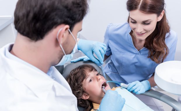 Zahnarzt Behandlung Kind