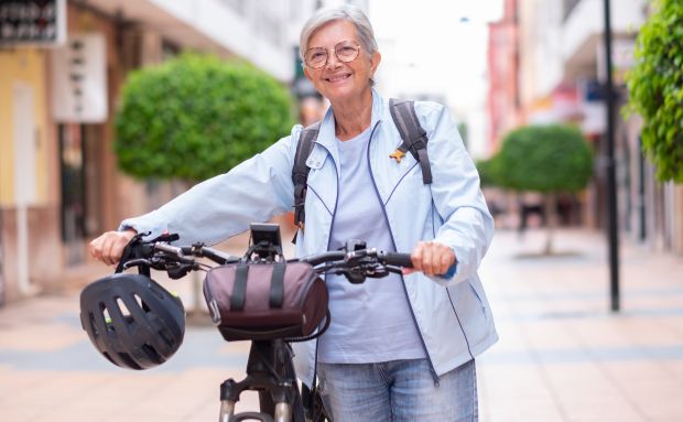 Städtereise mit dem E-Bike Frau